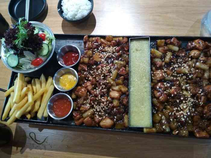 分米咖(中发百旺商城店)-"为了追赶朋友的步数,一路腿儿着跋涉到了这.