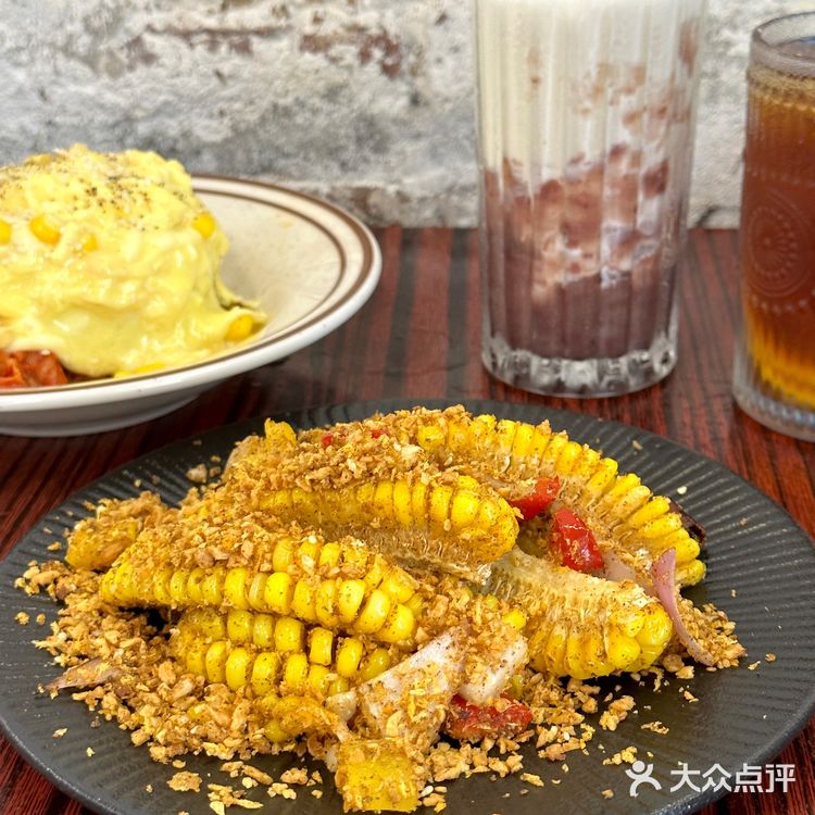 奔着这杯怀旧红豆冰这物价还能去678次😋