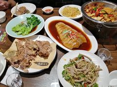 -东口码头·烧鸽子·鱼头泡饼·地方菜(金鹰悦城店)