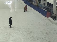 -乔波室内滑雪场