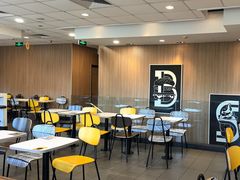 -麦当劳(杨林得来速店)