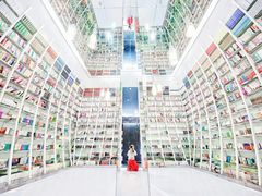 -钟书阁(松江泰晤士小镇店)