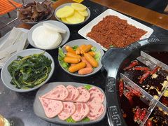 -重庆川渝肥妹火锅