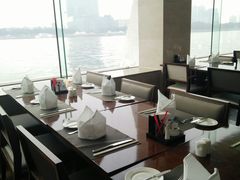 靠窗位-白天鹅宾馆·流浮阁咖啡厅
