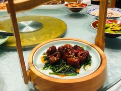 -泉畔人家·老济南经典鲁菜(大明湖店)