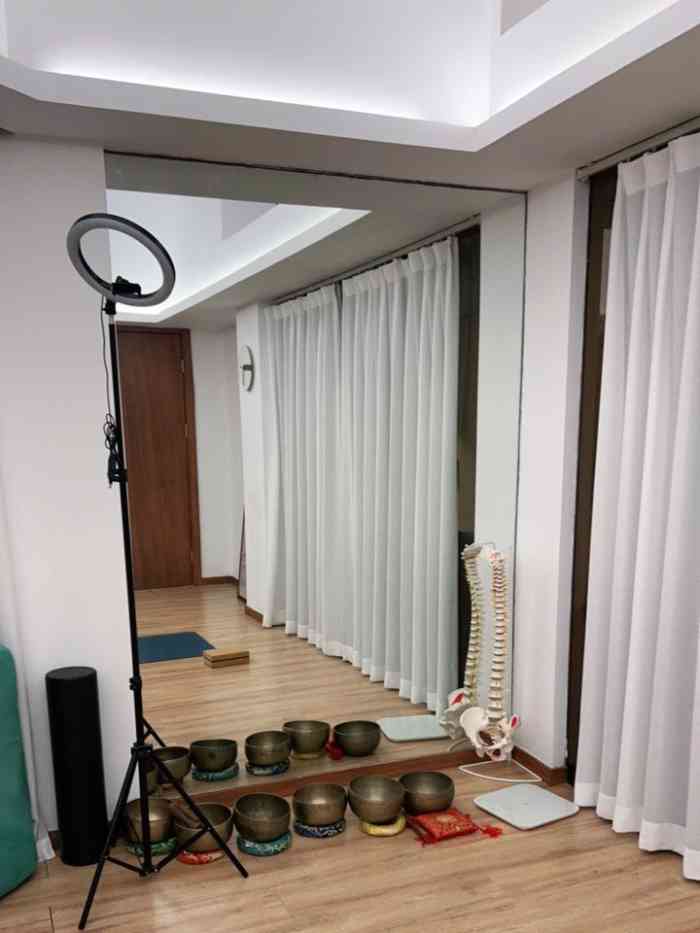 净梵瑜伽·普拉提(斜塘店)-"环境:教室外有一片小树林,望过去,满眼.