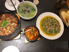 -万重锦·人文川菜馆(骡马市店)