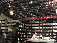 -钟书阁(松江泰晤士小镇店)