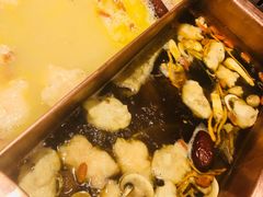 -老牌坊云南鱼豆花火锅(爱建店)