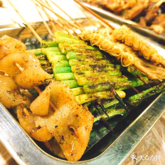 大成海鲜烧烤烤蒜苗图片 - 第1张