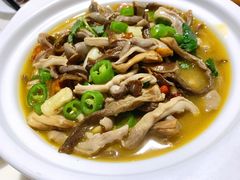 野生菌煲-石头咕(葵蓬店)