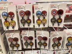 -名创优品(北京新中关购物中心地铁层店)