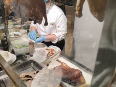 -齐河孔雀王温泉酒店·金孔雀自助百汇