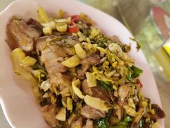 水陆菜炒五花肉-小河湾酒店