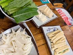 -毛辣果·贵州红酸汤牛肉火锅(西单店)