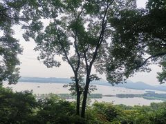 -宝石山