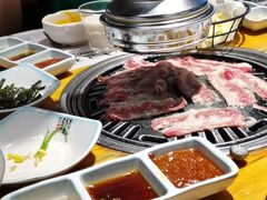 精品牛五花-唯成•韩国炭火烤肉 유성고기