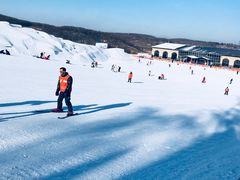 -庙香山滑雪场