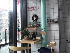 用餐区-蜜蜂小象·榴莲千层蛋糕(时代汇11栋店)