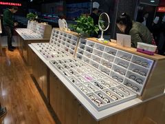 店面2-MiRi眼镜连锁·蔡司·尼康控优点合作店(莘庄店)