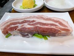 厚切五花肉-·缸桶屋·韩式牛肋条自助烤肉(西湖D11店)