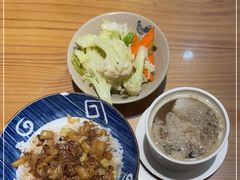 -红猪卤肉饭(大西洋美食城店)
