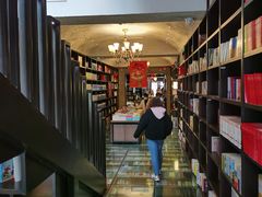 -钟书阁(松江泰晤士小镇店)