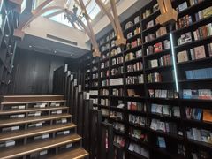 -钟书阁(松江泰晤士小镇店)