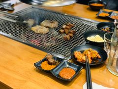 -肉甲韩国木炭烤肉(新壹街1店)