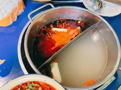 鸳鸯锅底-马路边边串串香形象店(磐石路店)