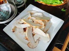 新鲜松茸-蘑统田下·野生菌火锅