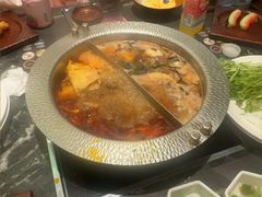 -牛YO寿喜烧·铁板烧和牛火锅自助(市府恒隆店)