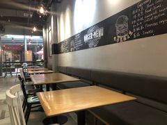 大堂-HELLO 27 意面·沙拉·帕尼尼