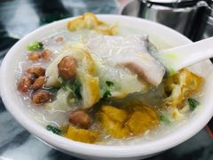艇仔粥-穗银肠粉店(东川路店)