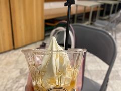 疯狂的蜂蜜冰淇淋-OUR Bakery(三里屯太古里店)