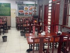 -湖南人家湘菜馆(镇江路店)