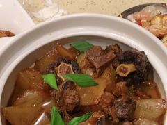 砂锅牛尾炖萝卜-我是那个大叔·美食研究所(新塘路店)