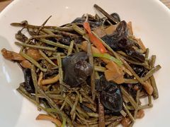 真菌山野菜-上关雪東北菜(中房金谊店)