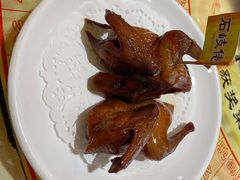 招牌烤乳鸽-石岐佬中山菜馆(张溪店)