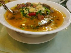 酸汤金菇肥牛-清新鸡沙田乳鸽店(金融店)