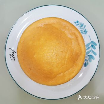 底下当蛋糕纸，烤盘预热1分钟 倒入拌好的蛋液