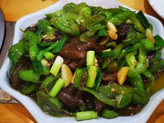 炒牛肝菌-榕江牛瘪牛肉火锅
