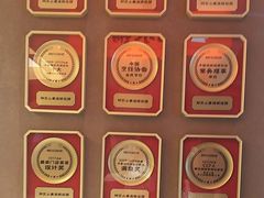 -阿瓦山寨·湘菜现炒·剁椒鱼头王(咸阳总店)