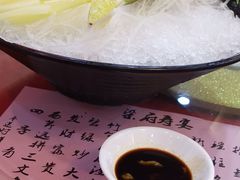 西芹远拼三文鱼-祈胜邨•顺德鱼生•顺德菜(容桂店)