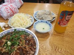 老北京炸酱面-门框胡同百年卤煮(新街口店)