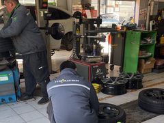 -捷之洁·米其林轮胎汽车维修保养(浦江镇江月路店)