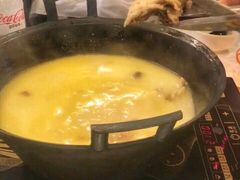 -鲜入围煮花胶鸡海鲜火锅