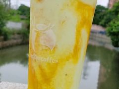 牛油果很芒-瑞幸咖啡(新理想大厦店)