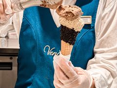 -VENCHI 闻绮(上海佛罗伦萨小镇店)