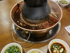 -楼外楼大刀肉传统火锅居(博学路店)